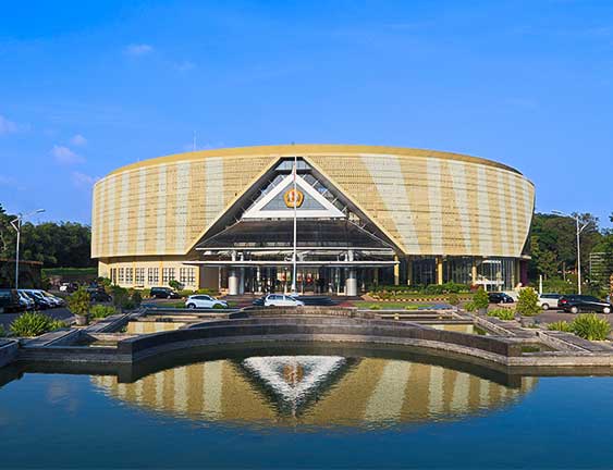 Universitas Padjadjaran: Menjadi Pusat Unggulan Komunikasi dan Hukum di Indonesia